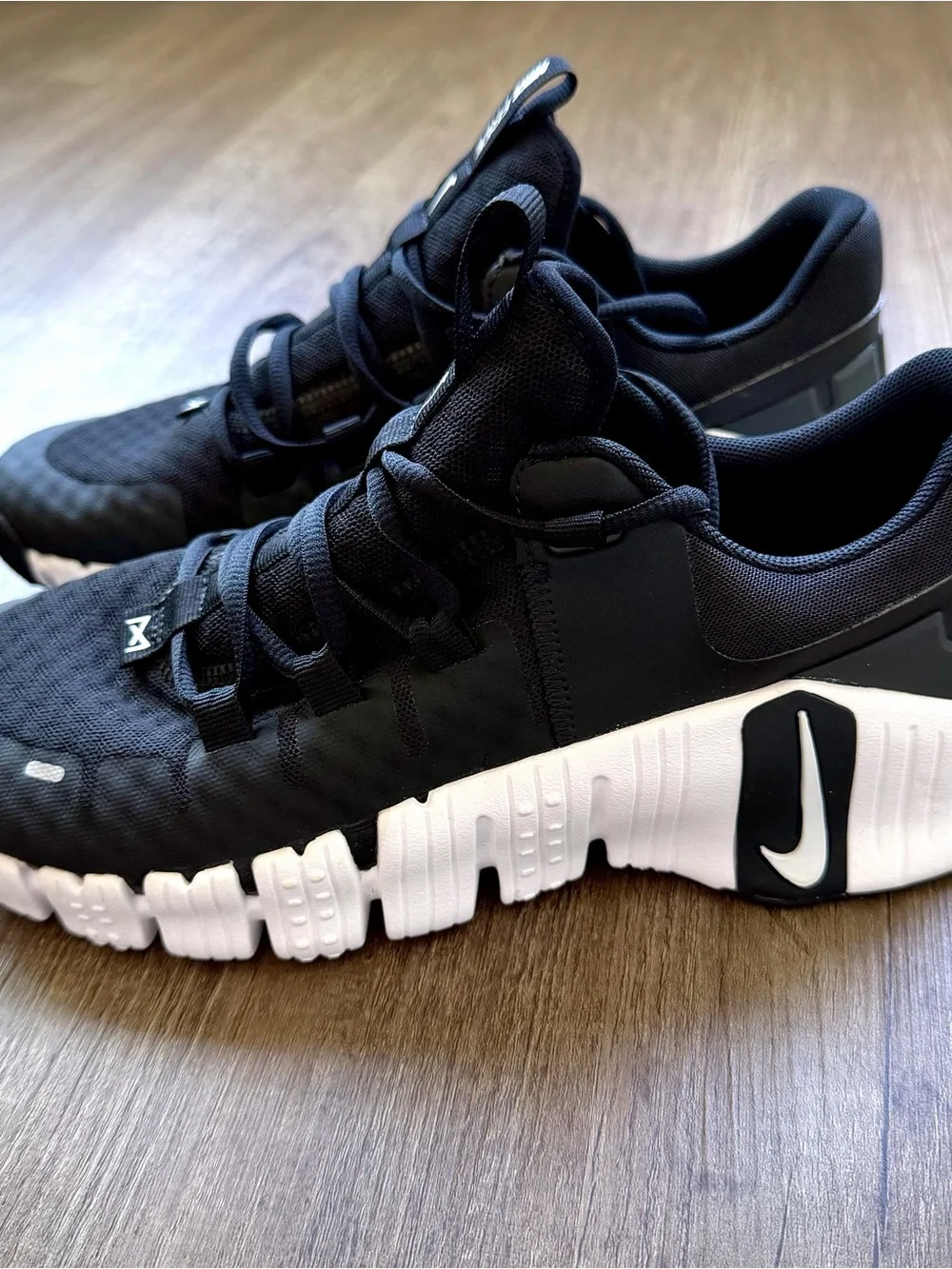 NEW Nike Free Metcon 5 Black White Anthracite DV3949-001 Women’s 9.5